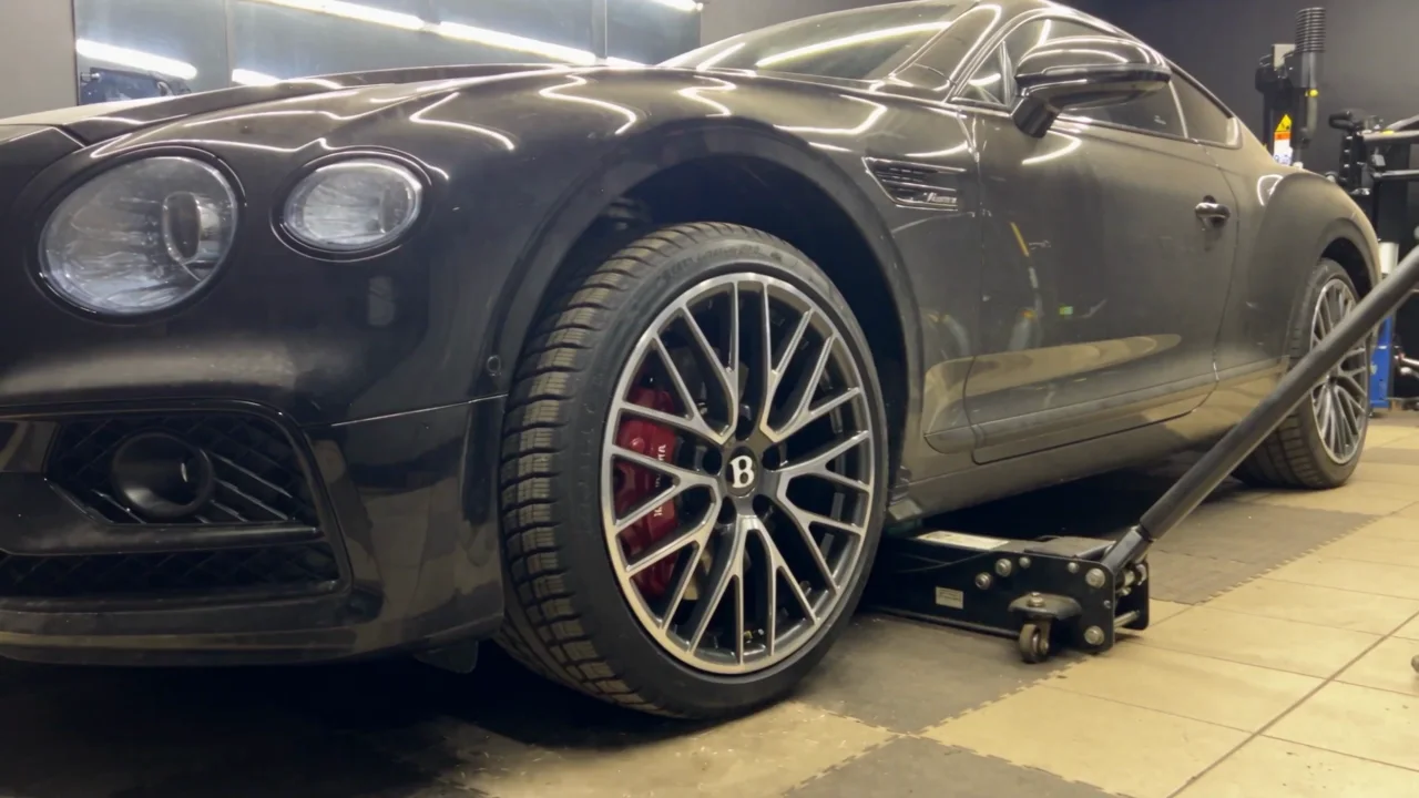 Шиномонтаж Bentley в Ковальне Светского